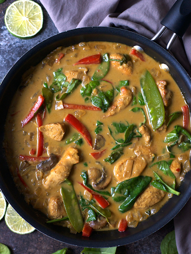 COCONUT CHICKEN CURRY WITH VEGGIES