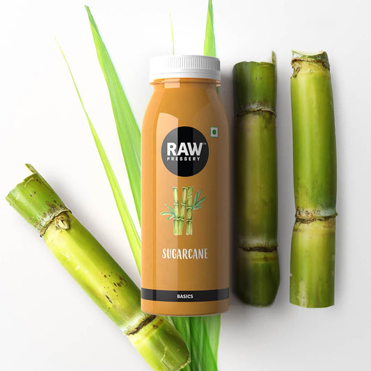 Raw Pressery Sugarcane Fresh Juice.